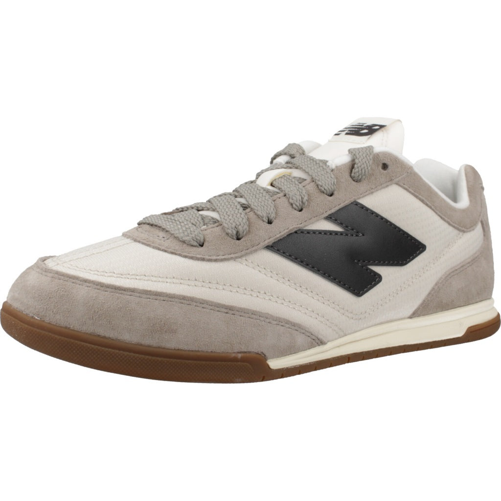NEW BALANCE URC PMB COURT en color GRIS (1)
