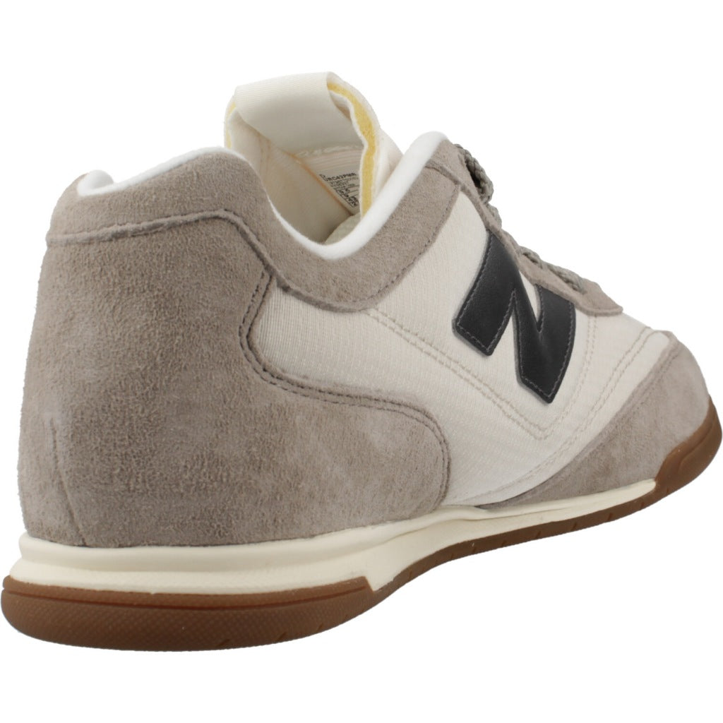 NEW BALANCE URC PMB COURT en color GRIS (3)
