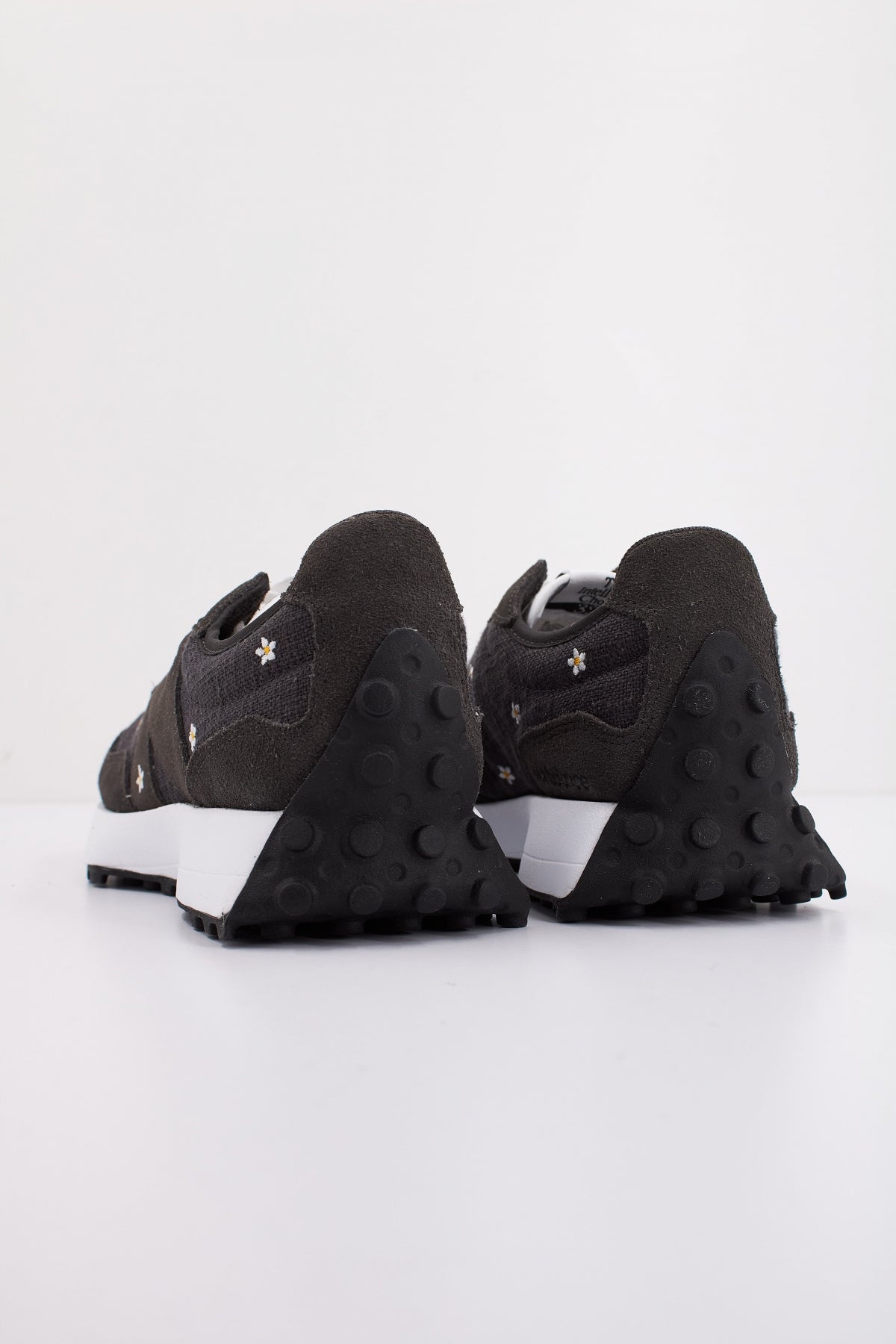 NEW BALANCE WS DCB en color GRIS (4)