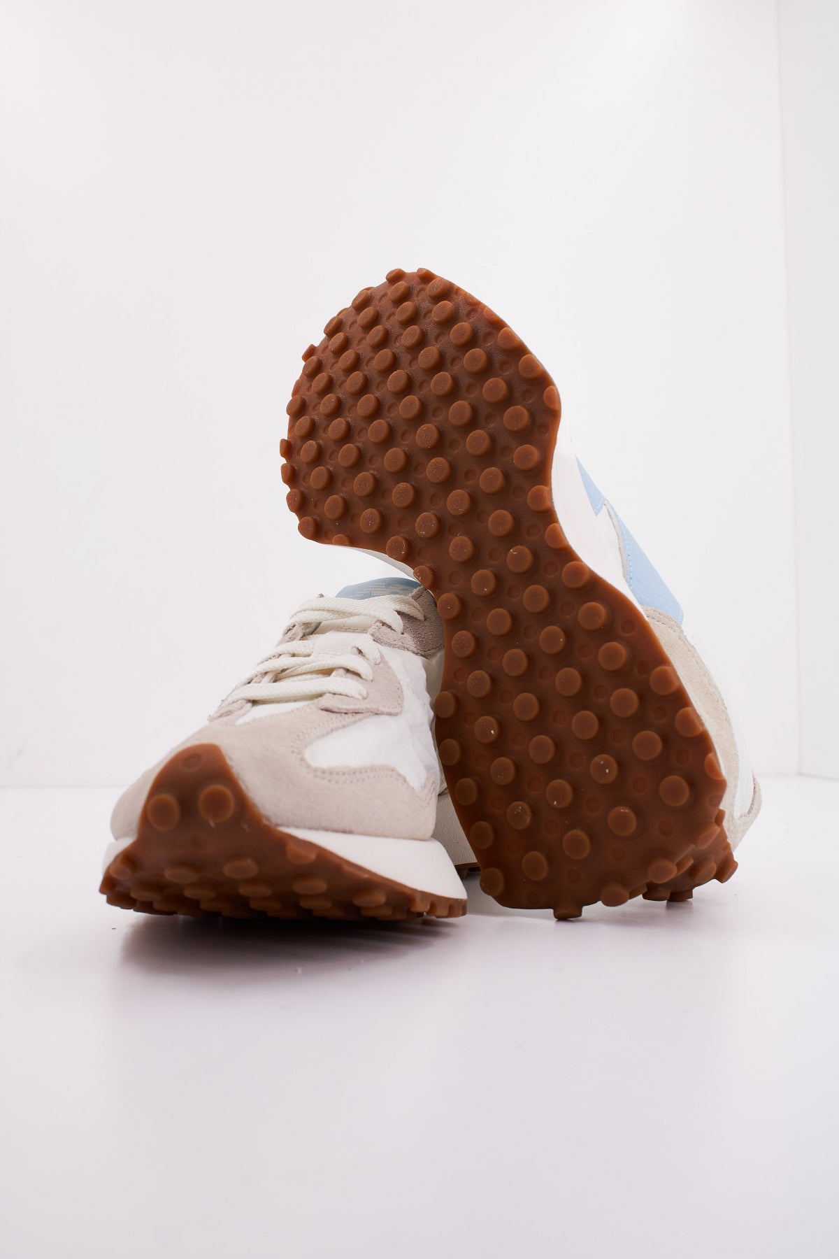 NEW BALANCE WS FTA en color BEIS (5)