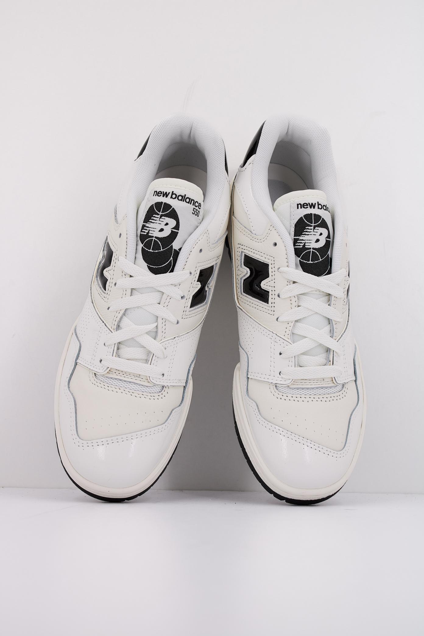 NEW BALANCE BB YKF en color BLANCO (3)
