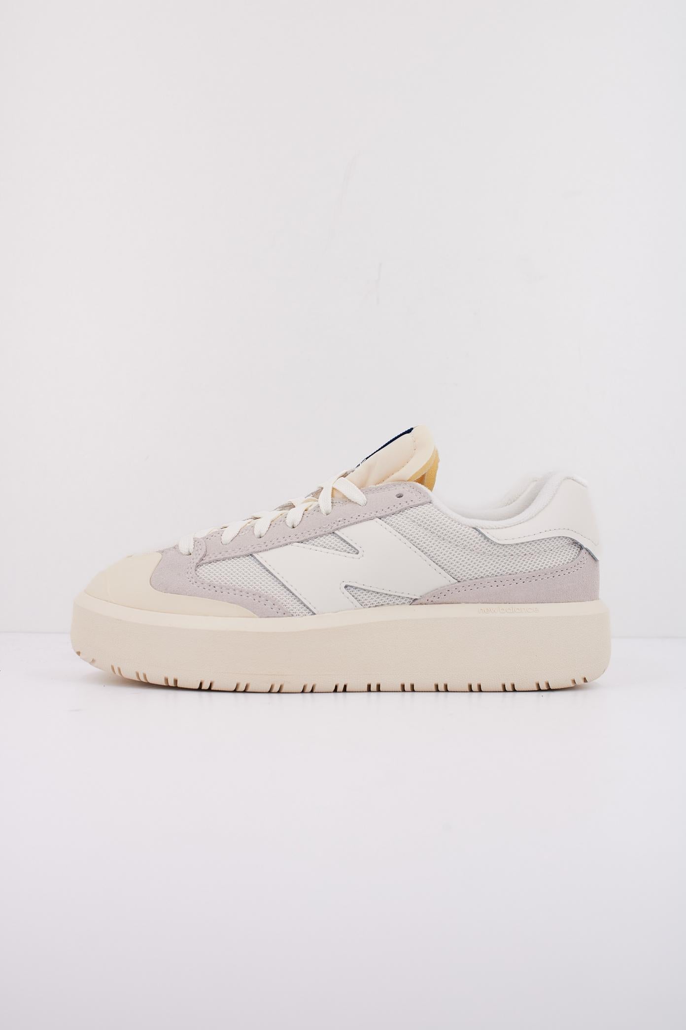 NEW BALANCE CT RB en color BLANCO (1)