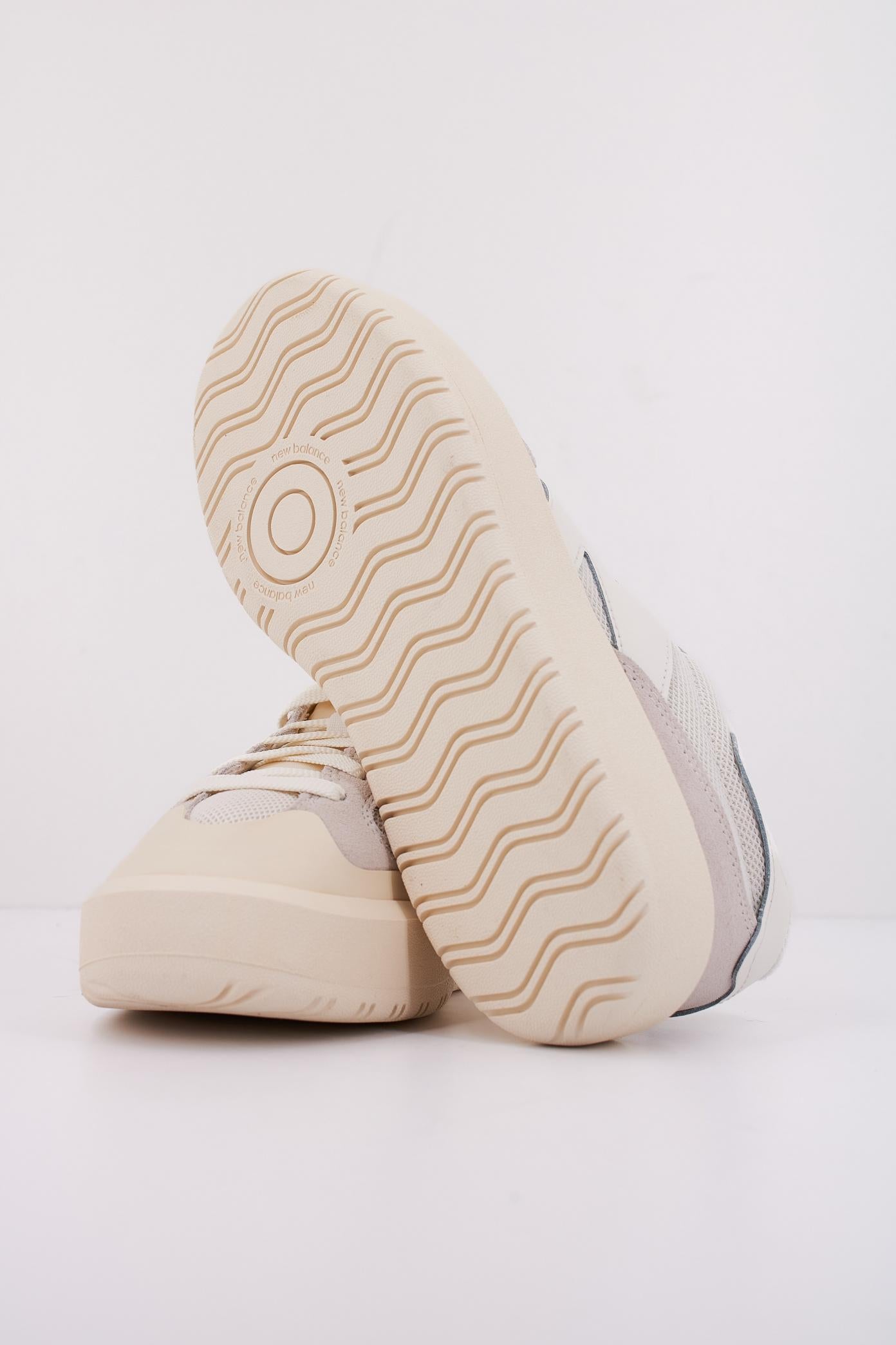 NEW BALANCE CT RB en color BLANCO (5)