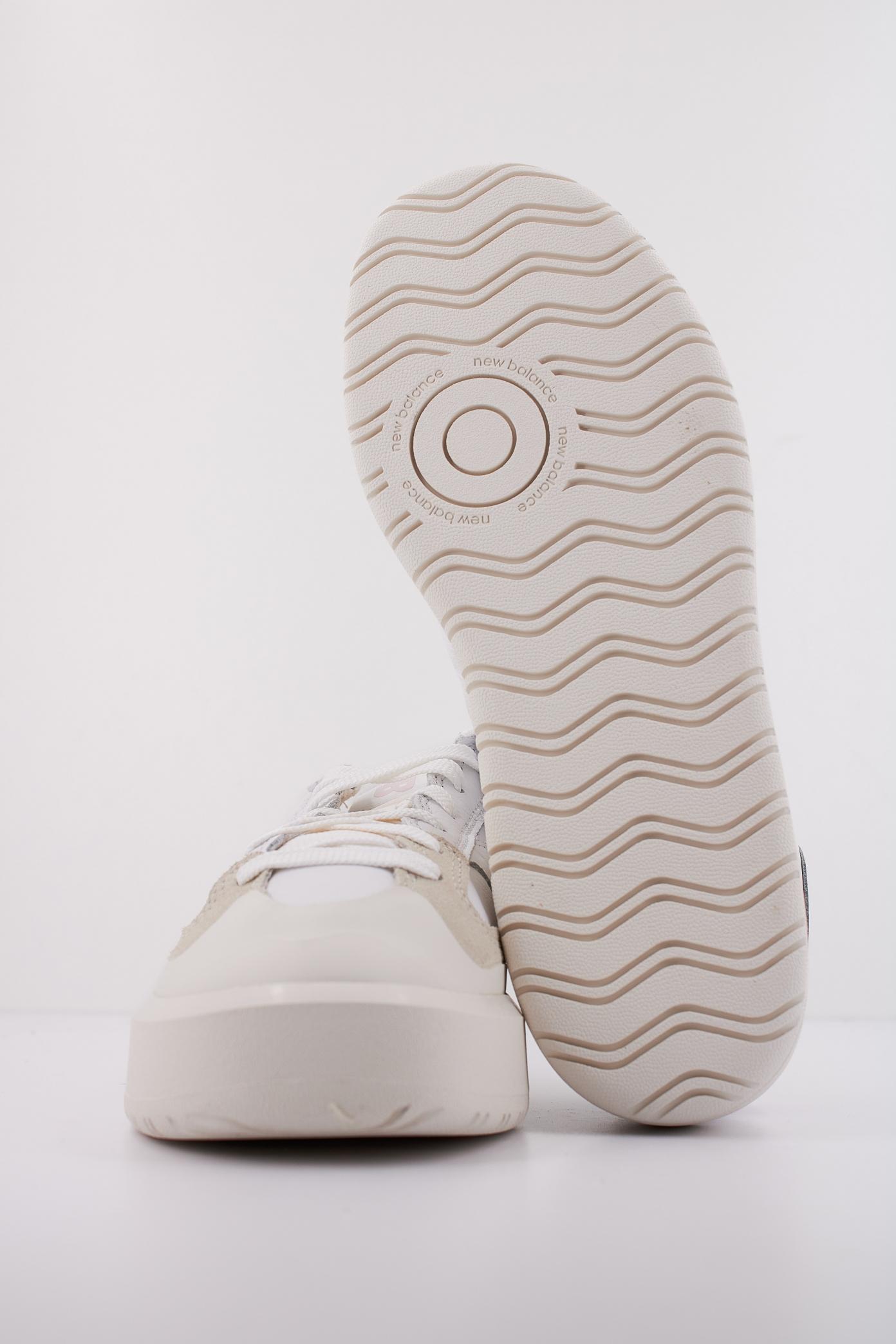NEW BALANCE CT SP en color BLANCO (5)