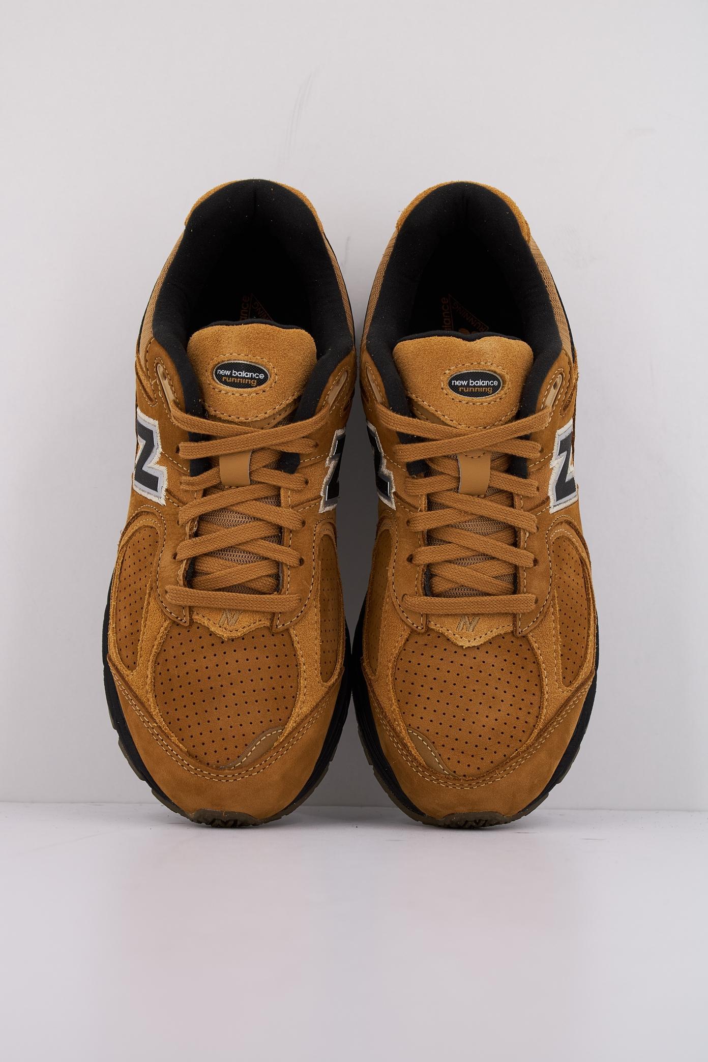 NEW BALANCE M REI en color MARRON (3)