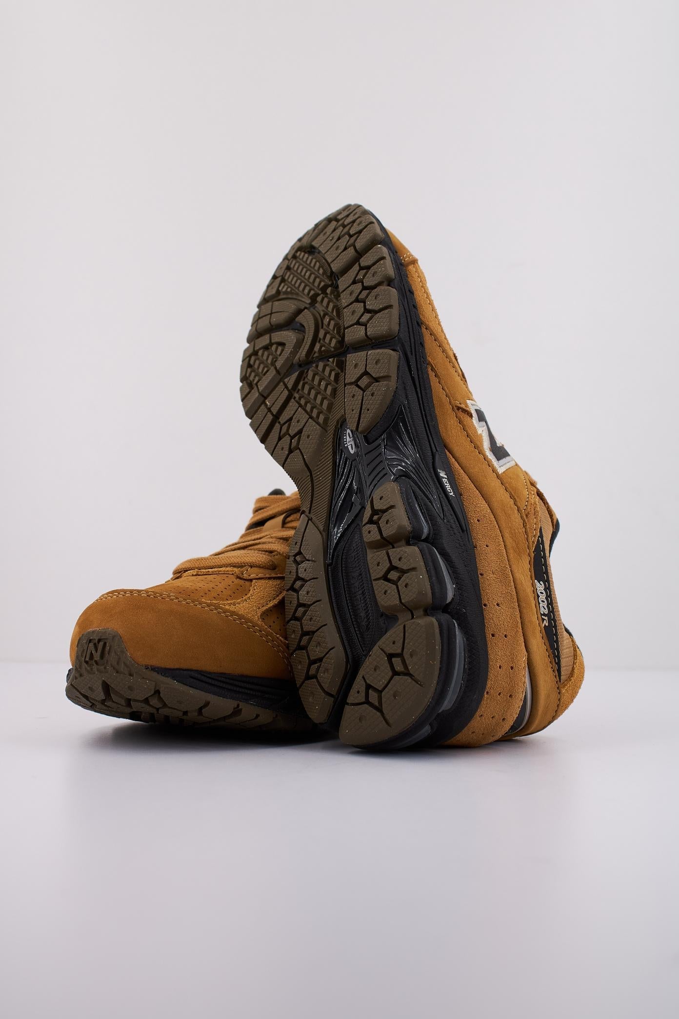 NEW BALANCE M REI en color MARRON (5)