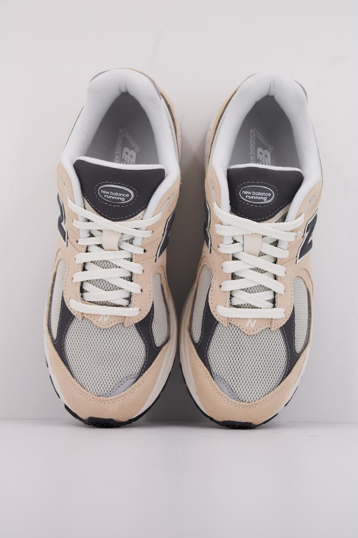 NEW BALANCE M en color BEIS (3)
