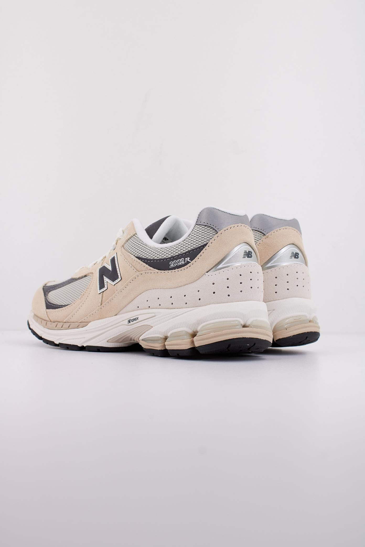 NEW BALANCE M en color BEIS (4)