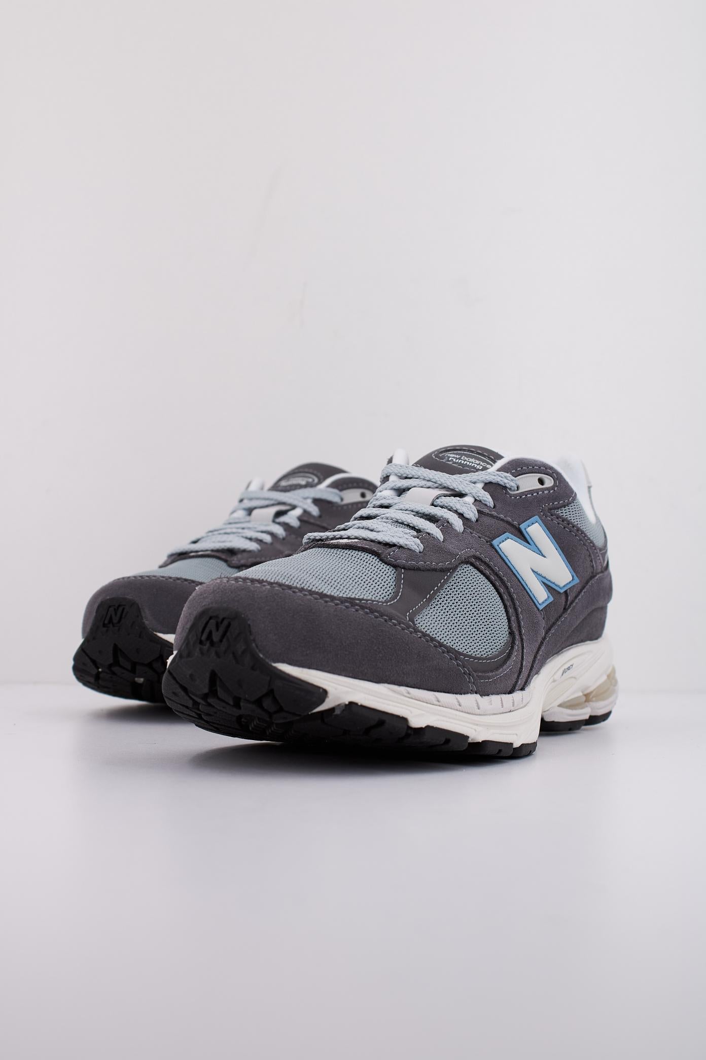 NEW BALANCE M RFB en color GRIS (2)