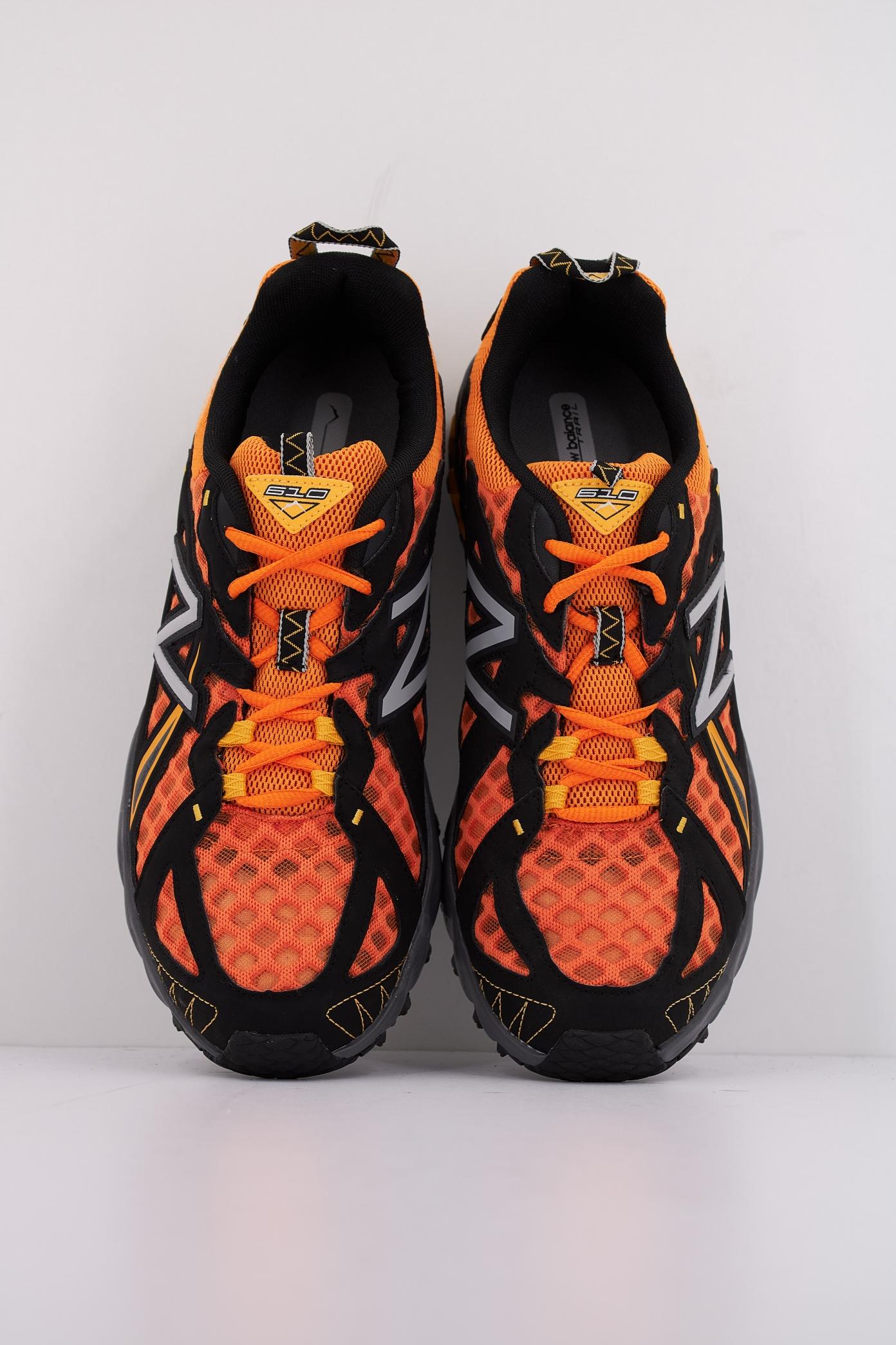 NEW BALANCE ML TAO en color NARANJA (3)