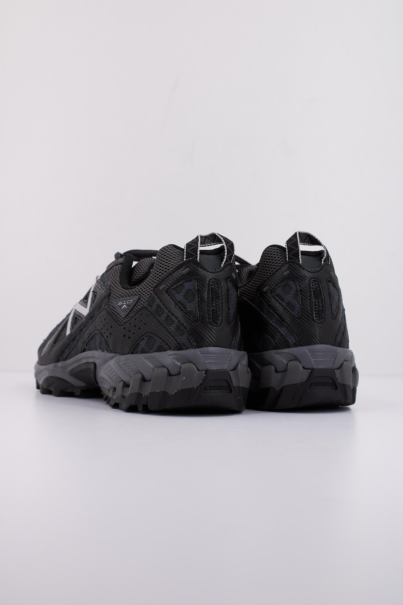 NEW BALANCE ML TAQ en color NEGRO (4)