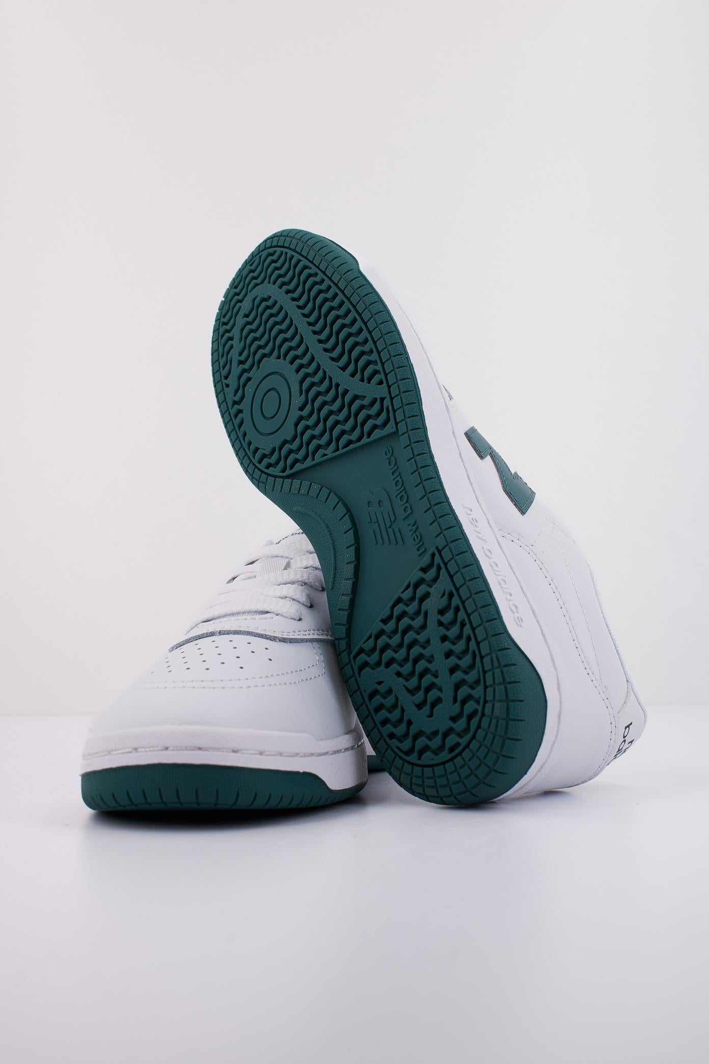 NEW BALANCE BB en color BLANCO (5)
