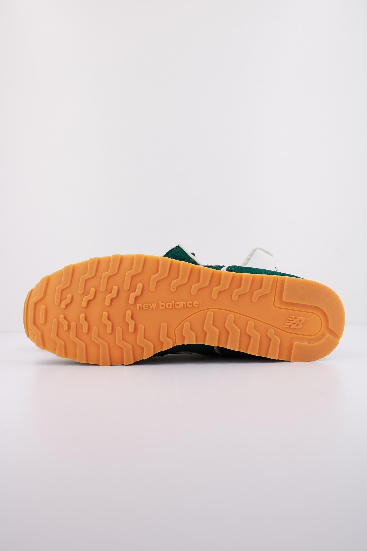 NEW BALANCE ML en color VERDE (5)