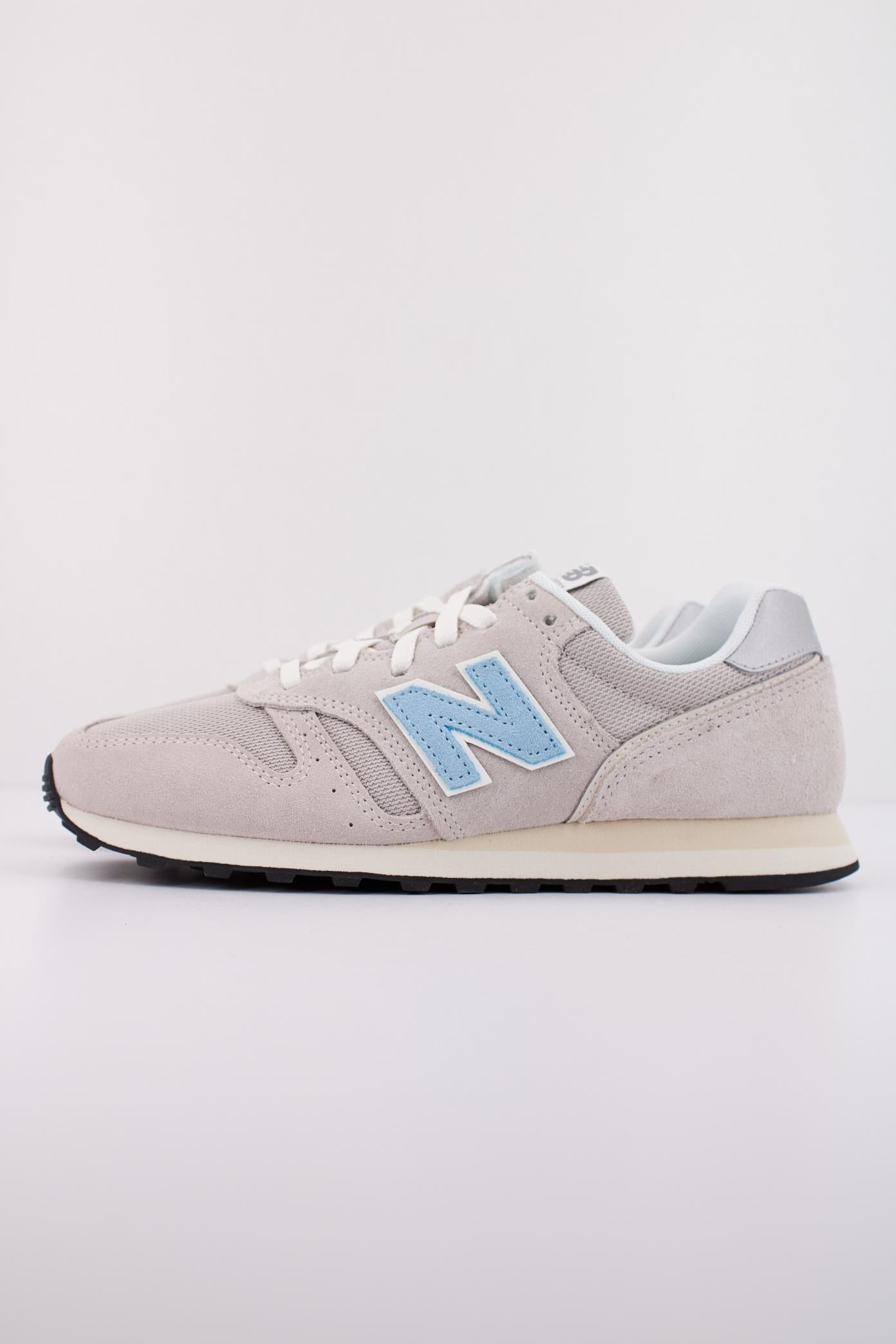 NEW BALANCE WL en color GRIS (1)