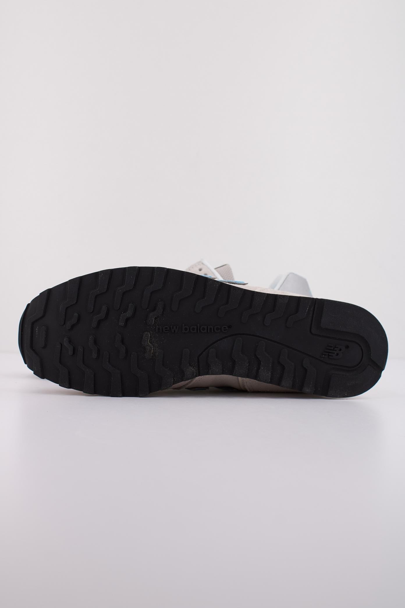 NEW BALANCE WL en color GRIS (5)