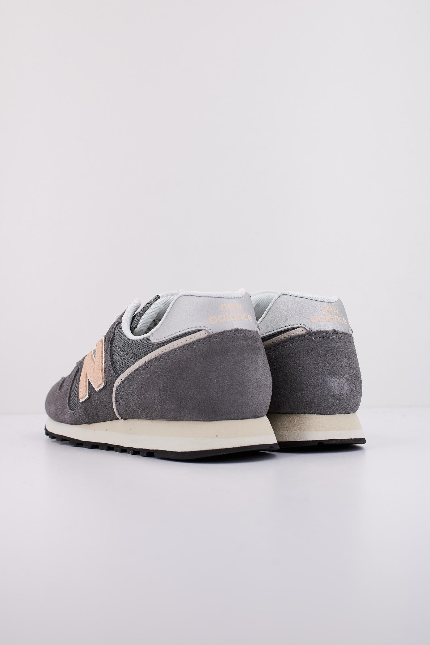 NEW BALANCE WL en color GRIS (4)