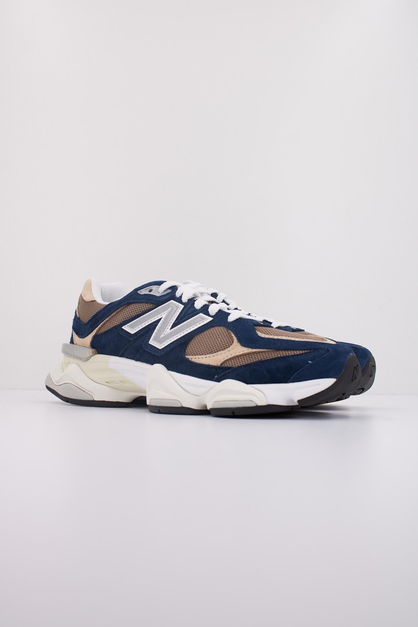 NEW BALANCE U en color AZUL (2)