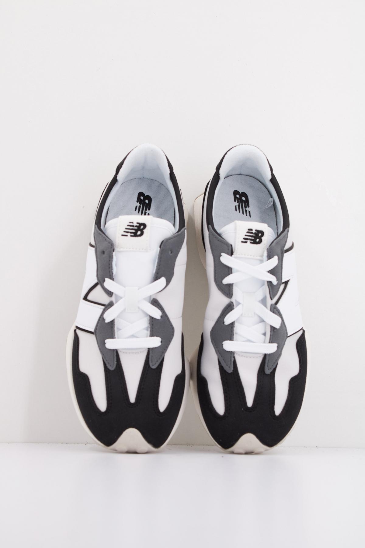NEW BALANCE GS GX en color NEGRO (3)