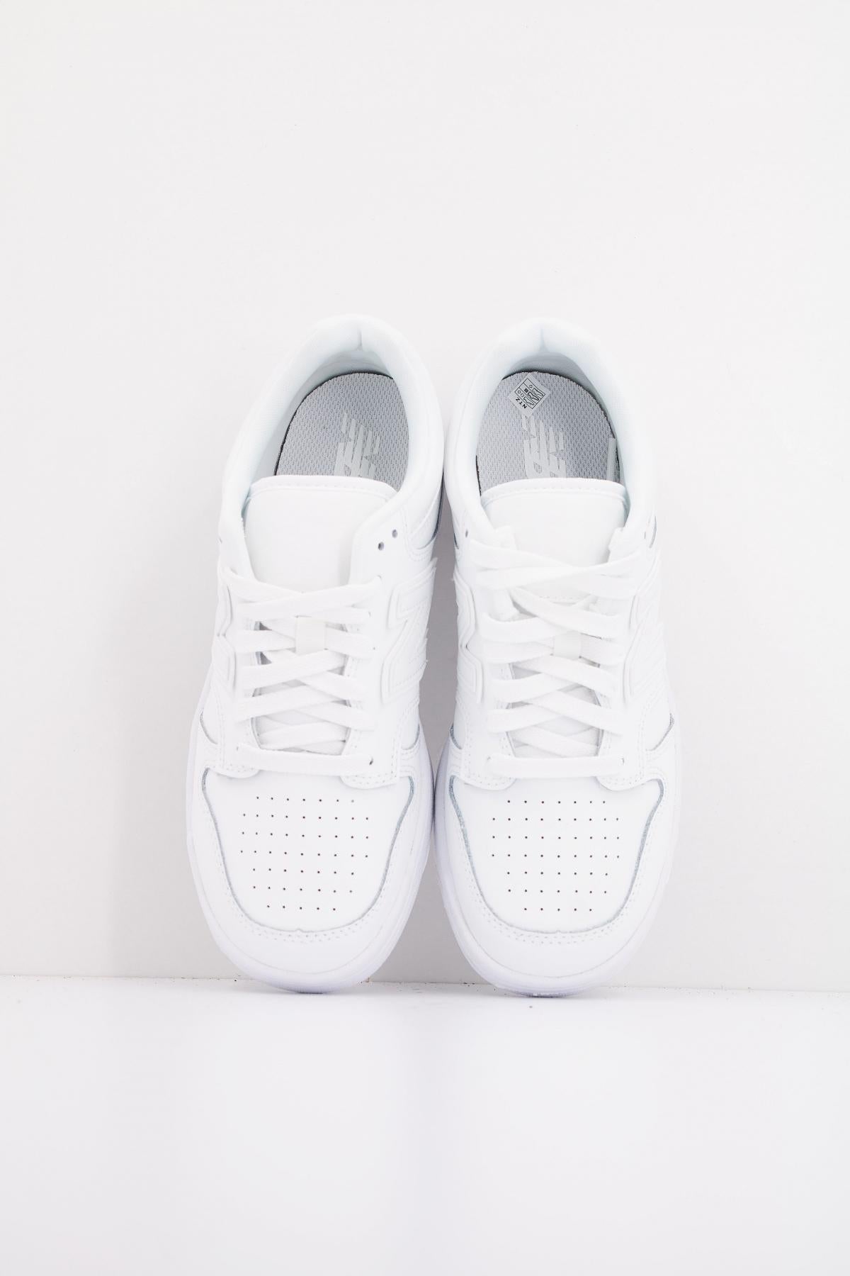 NEW BALANCE GSB W en color BLANCO (3)