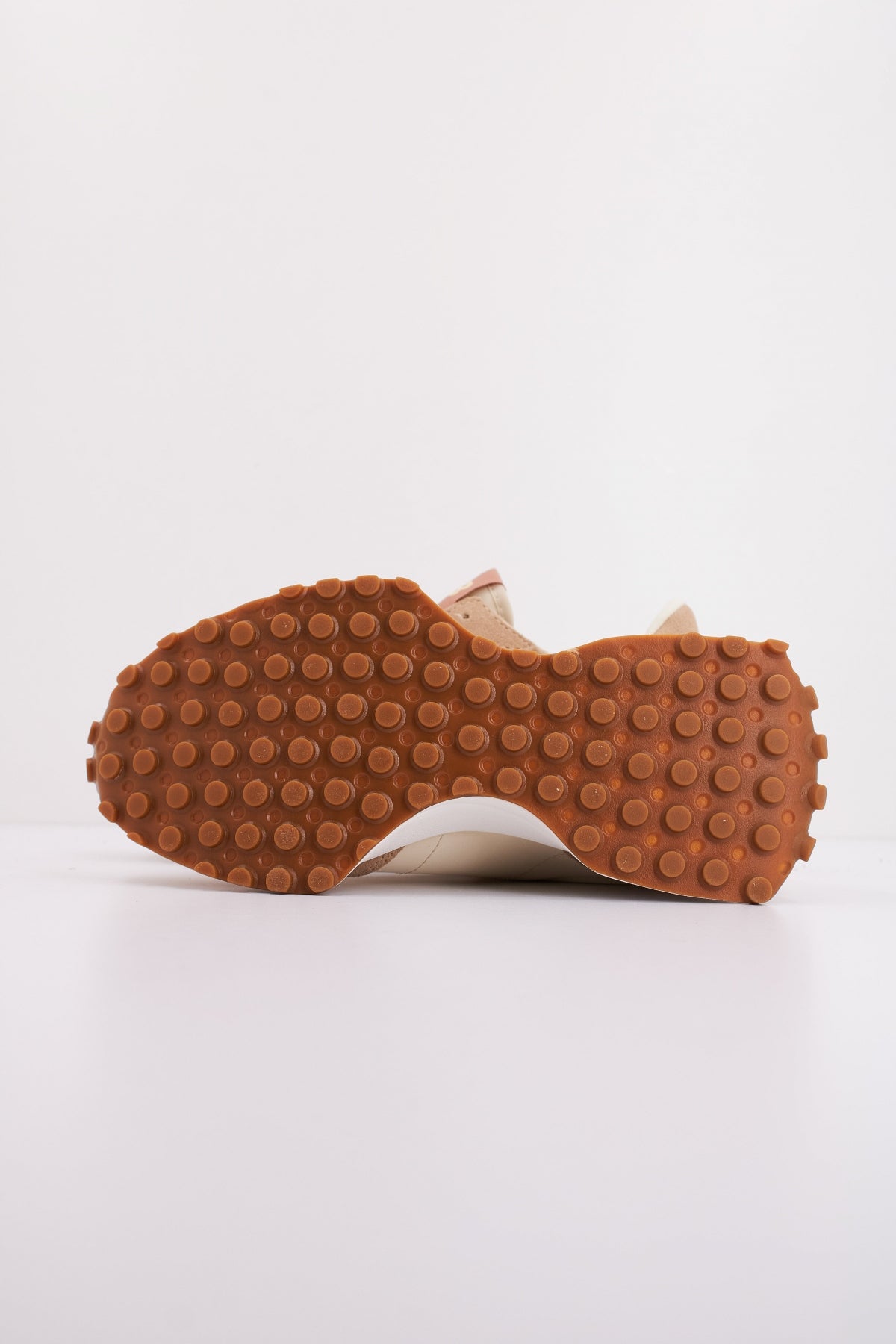 NEW BALANCE WS NKA en color MARRON CLARO (5)