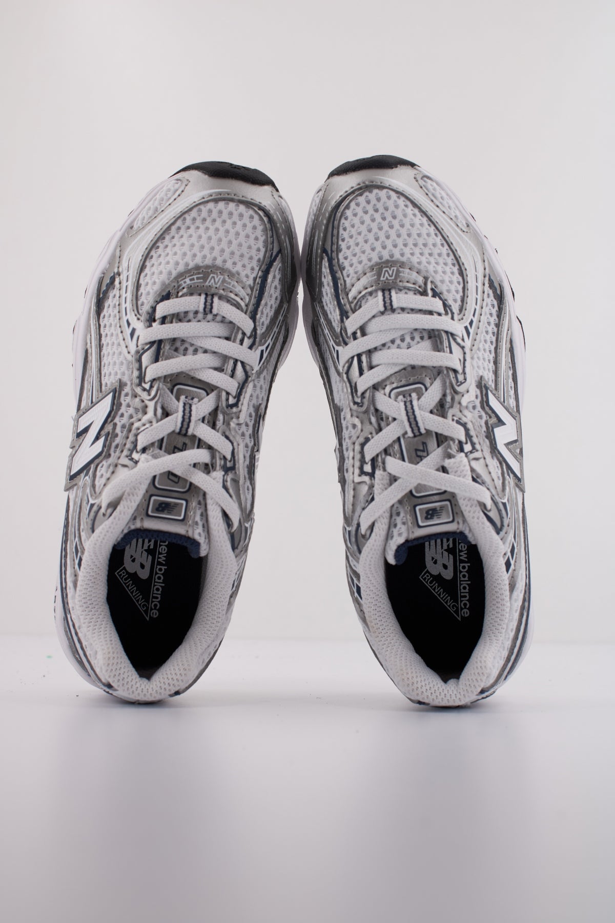 NEW BALANCE PZ en color BLANCO (3)