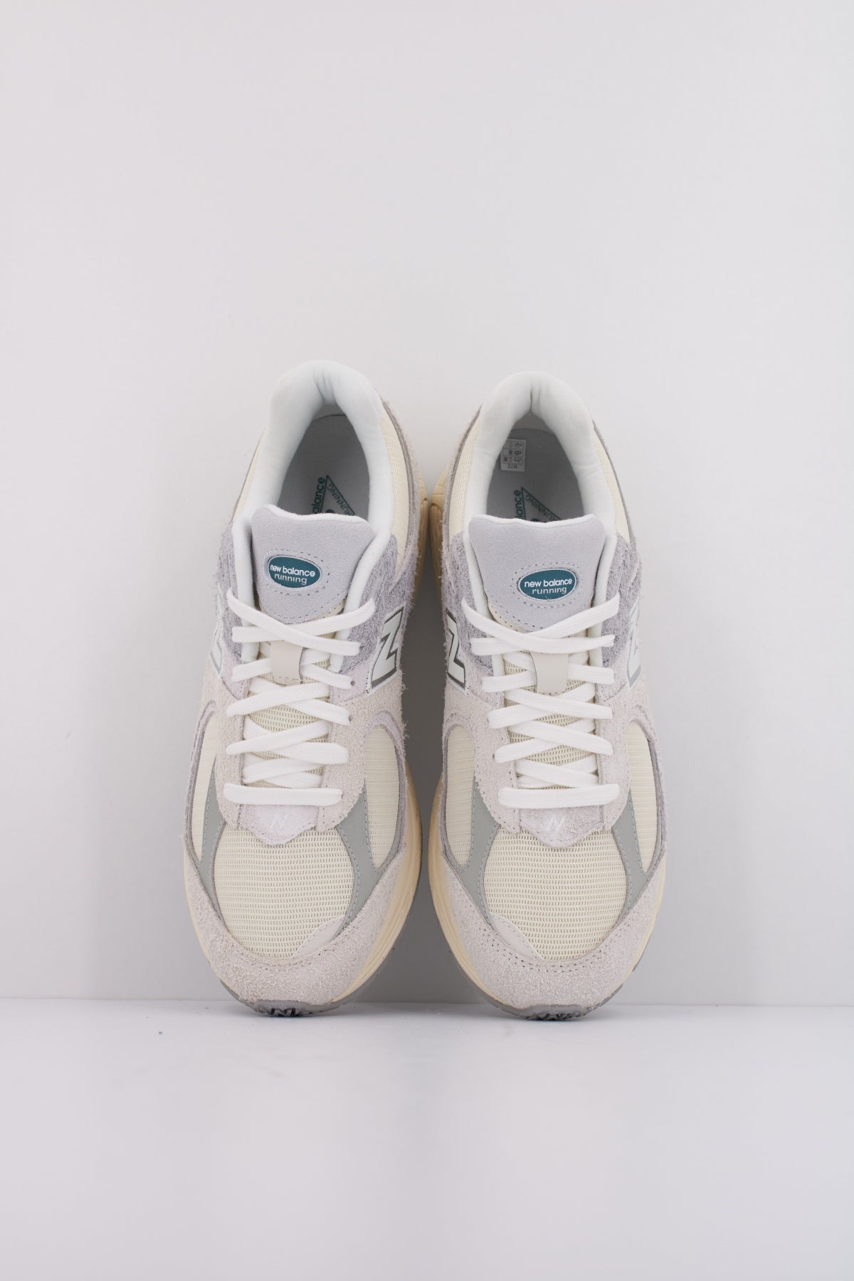 NEW BALANCE M en color GRIS (3)