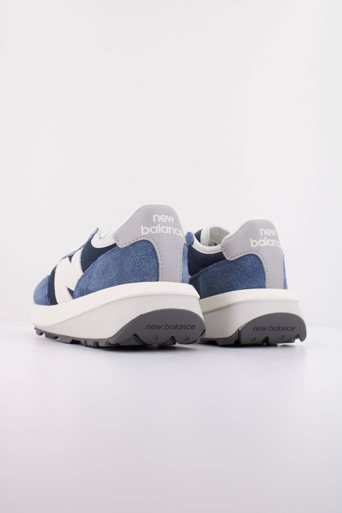 NEW BALANCE U en color AZUL (4)