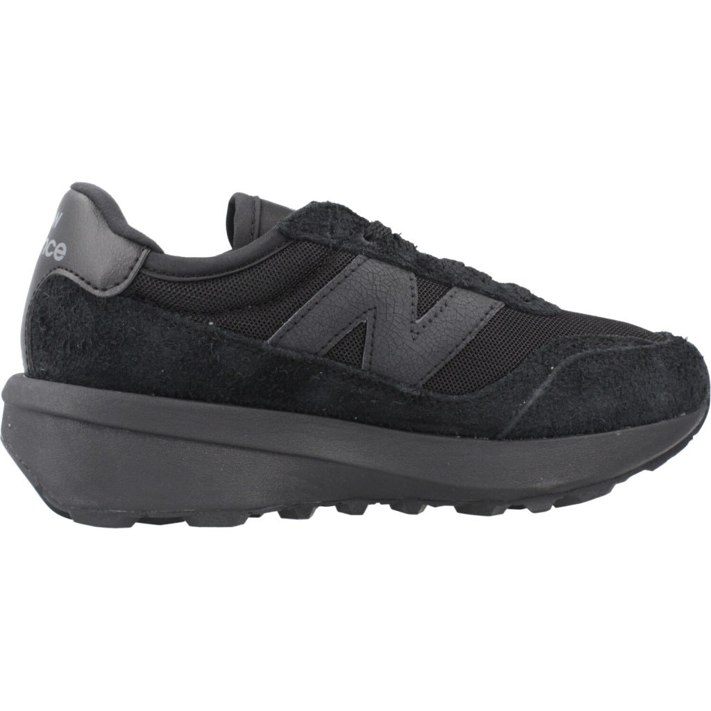 NEW BALANCE U en color NEGRO (4)
