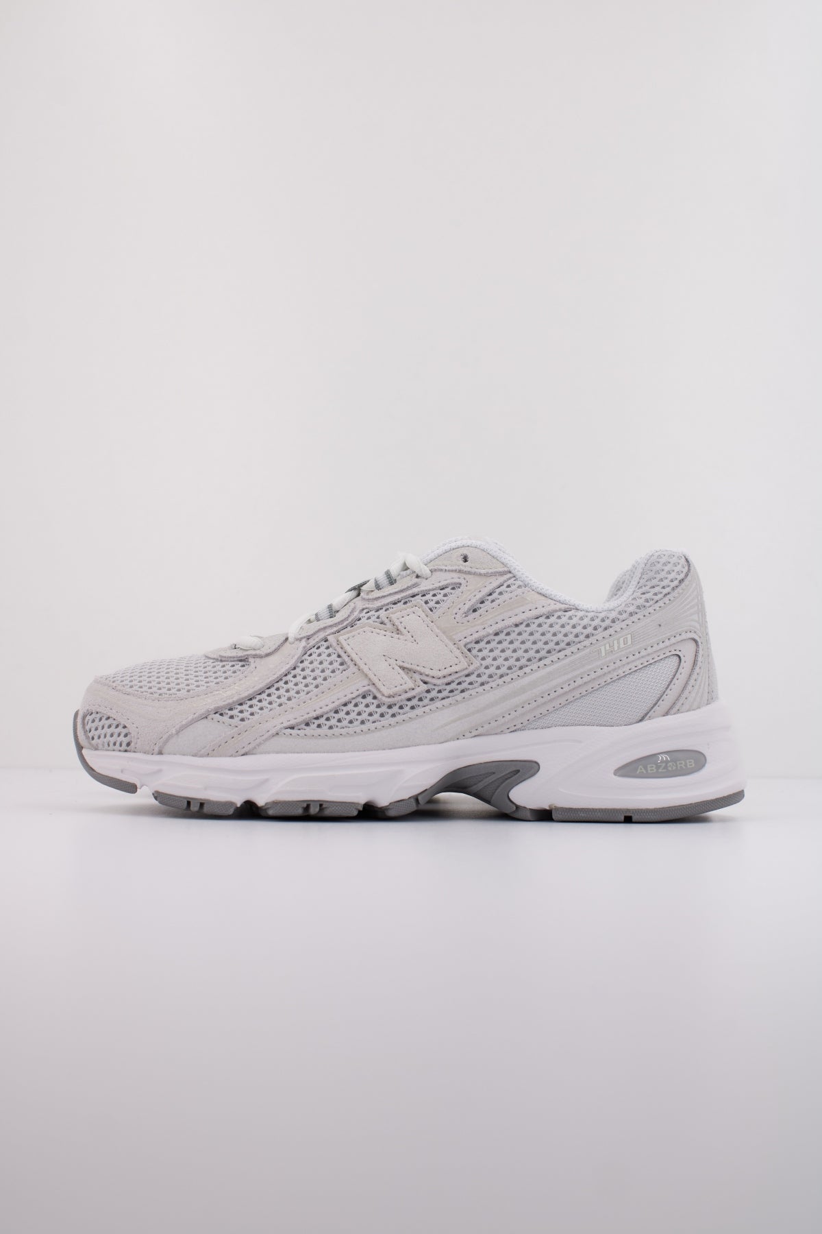 NEW BALANCE U en color GRIS (1)