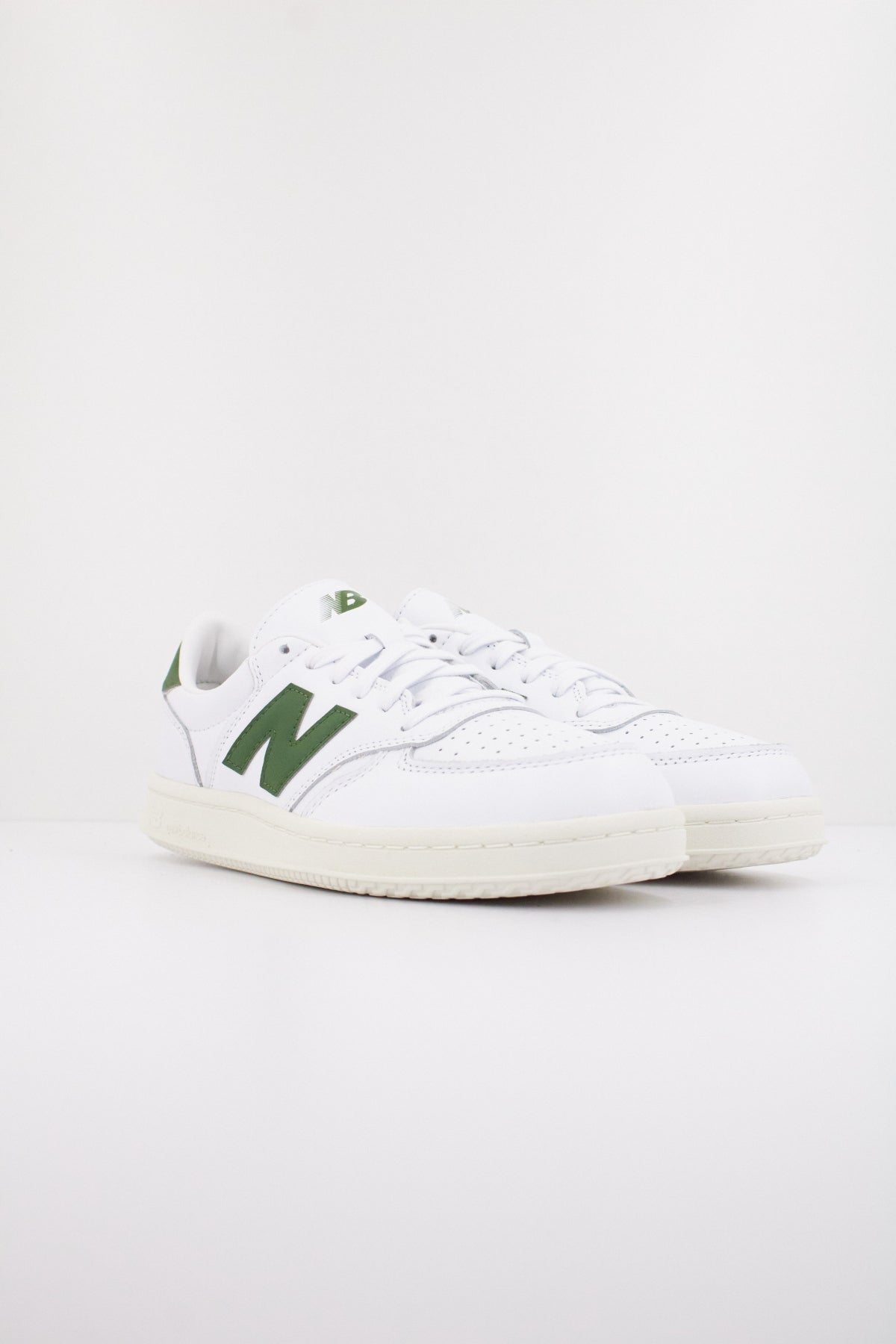 NEW BALANCE CT en color BLANCO (2)