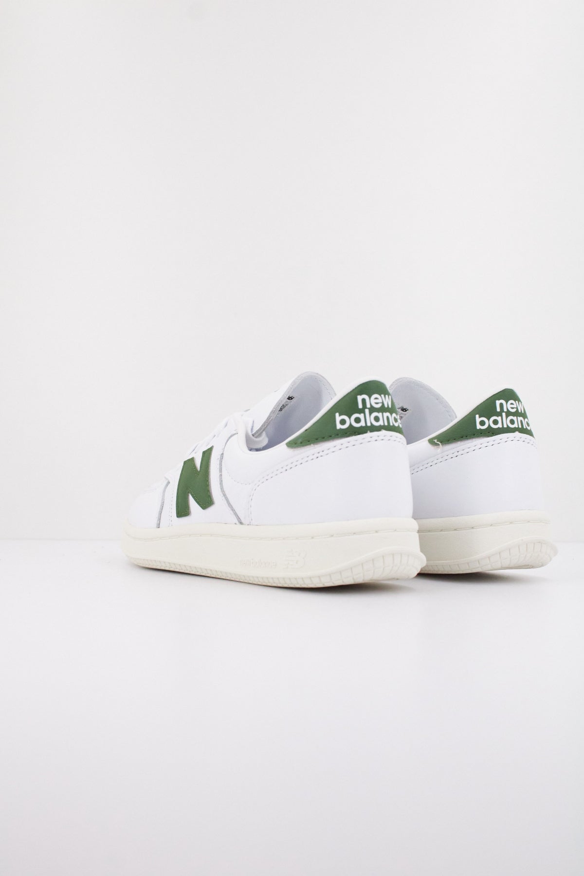 NEW BALANCE CT en color BLANCO (4)
