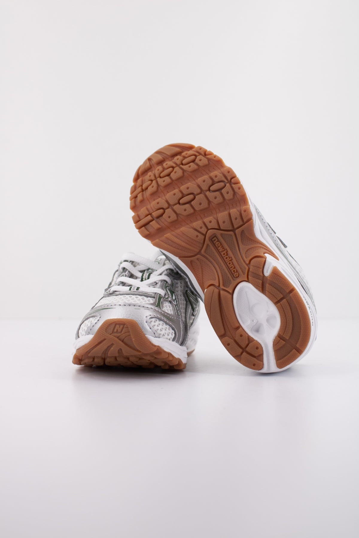 NEW BALANCE IZ GS en color GRIS (5)