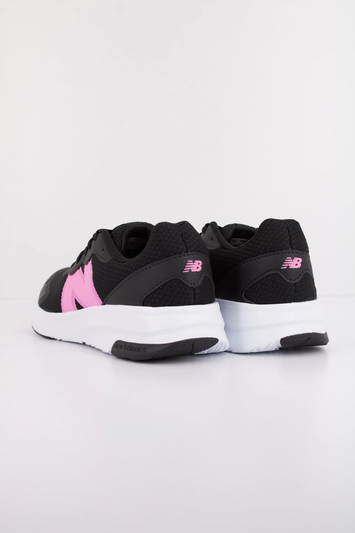 NEW BALANCE GK en color NEGRO (3)