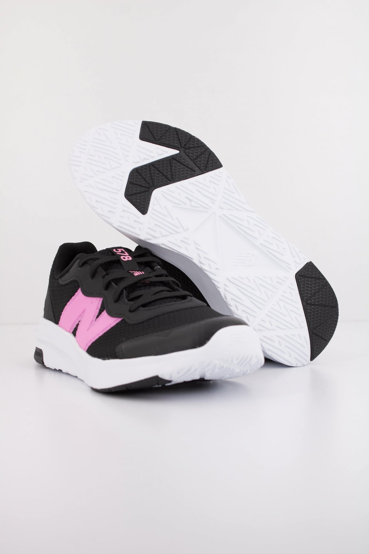 NEW BALANCE GK en color NEGRO (4)