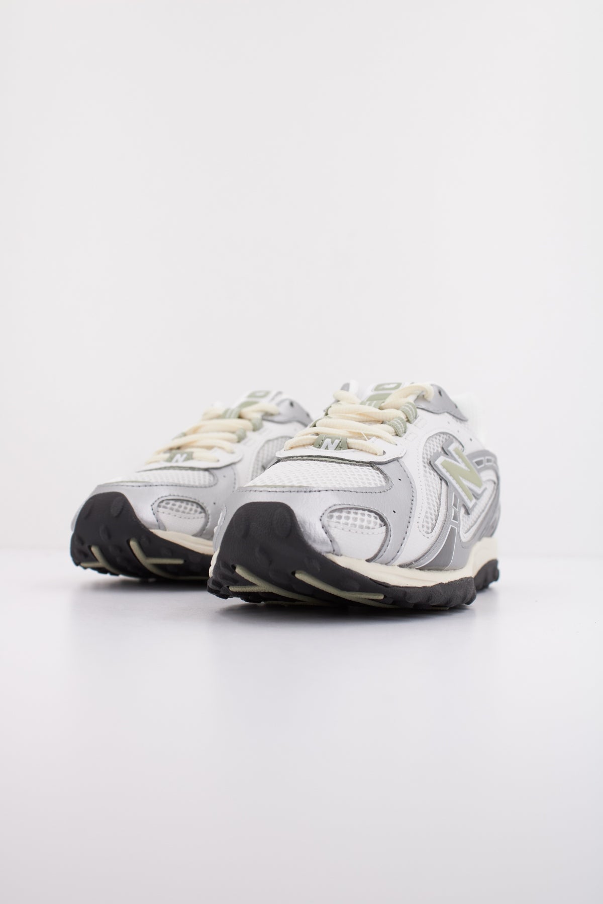 NEW BALANCE UL SWB en color BLANCO (2)