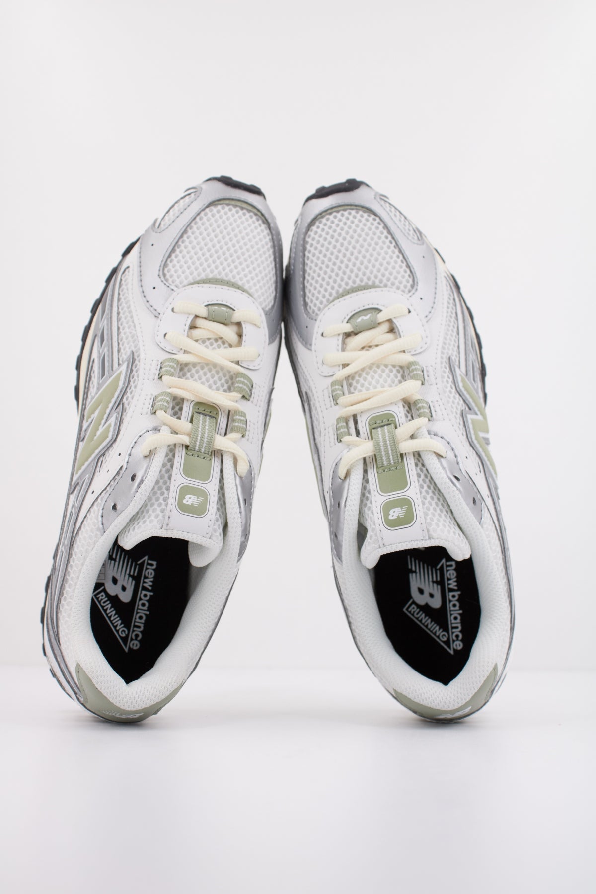 NEW BALANCE UL SWB en color BLANCO (3)