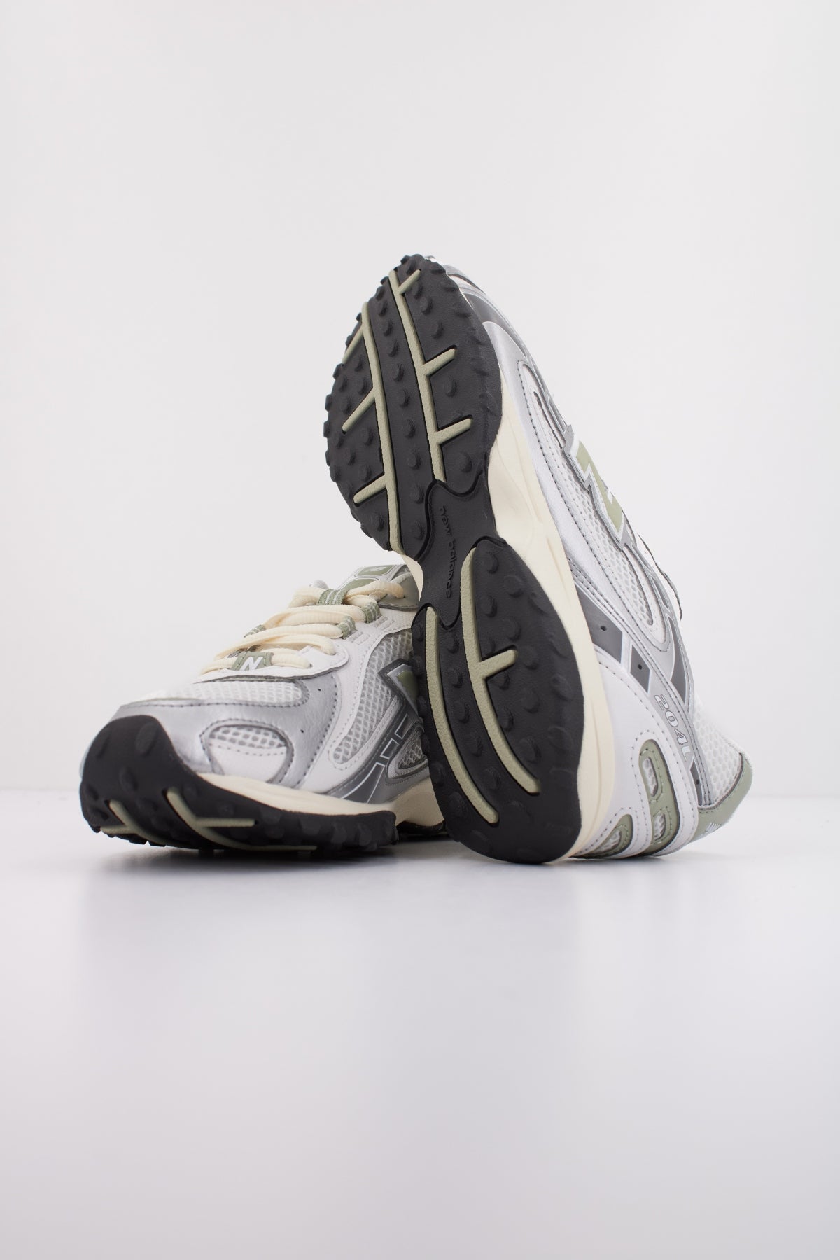 NEW BALANCE UL SWB en color BLANCO (5)