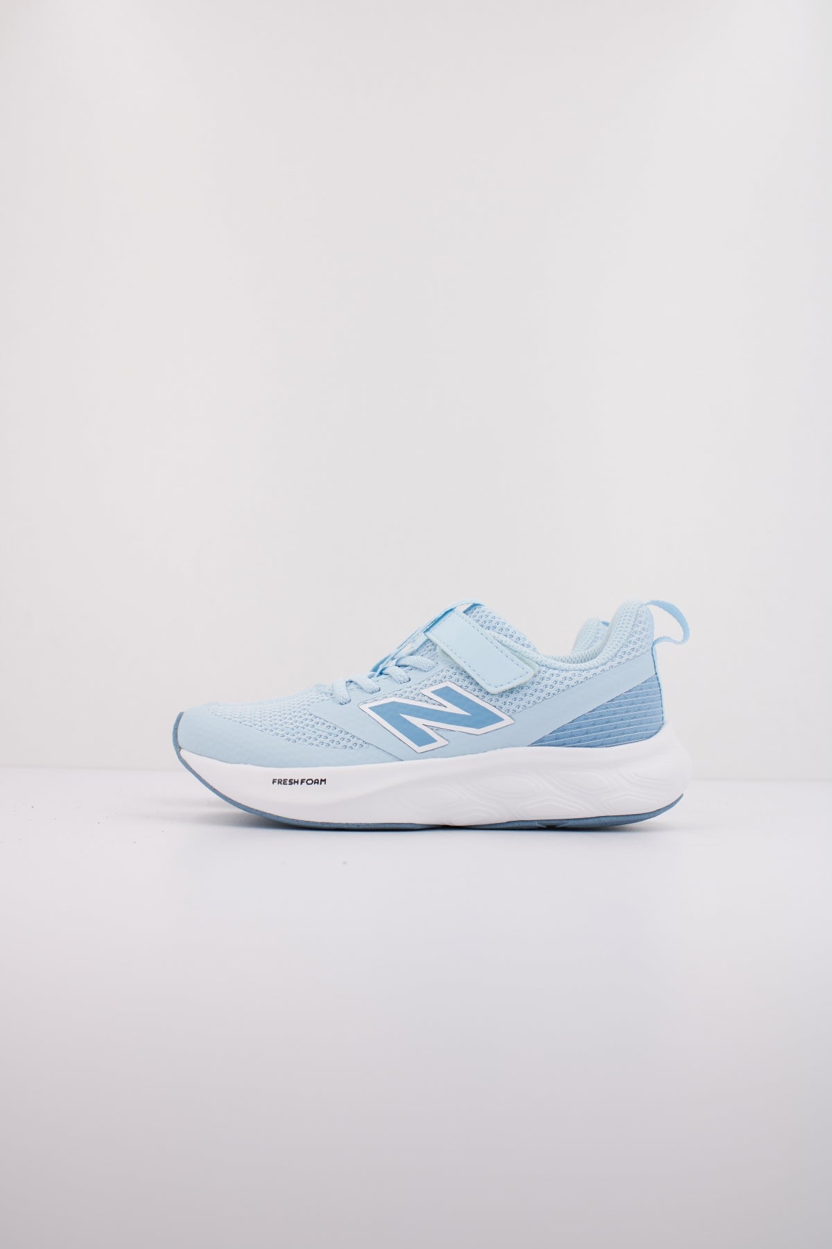 NEW BALANCE PT en color AZUL (1)