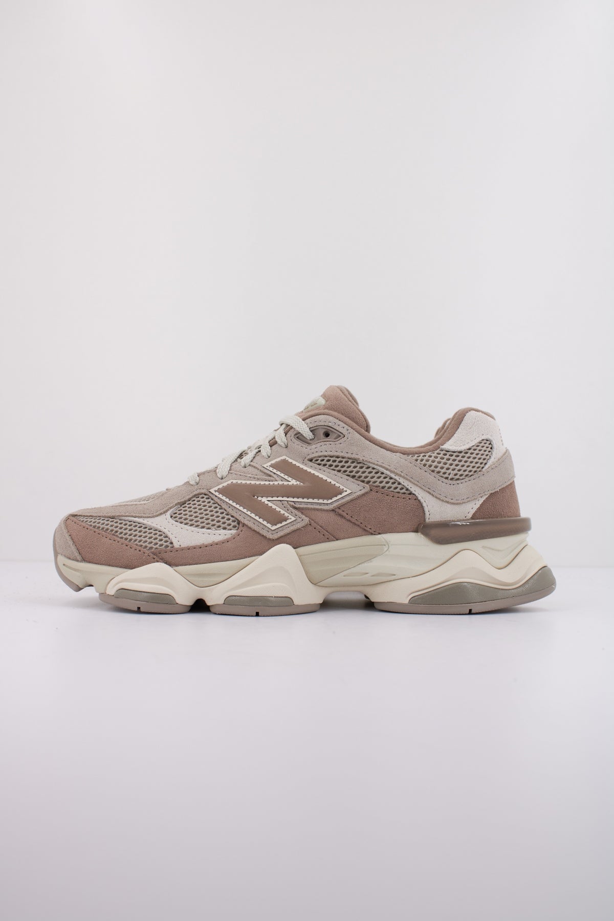 NEW BALANCE U ERC en color BEIS (1)