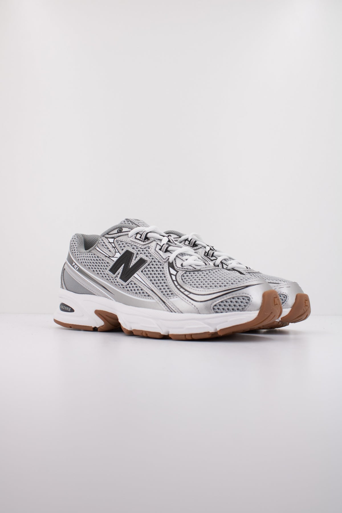 NEW BALANCE U en color GRIS (2)