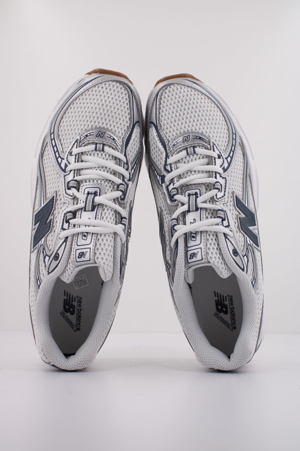 NEW BALANCE U SN en color BLANCO (3)
