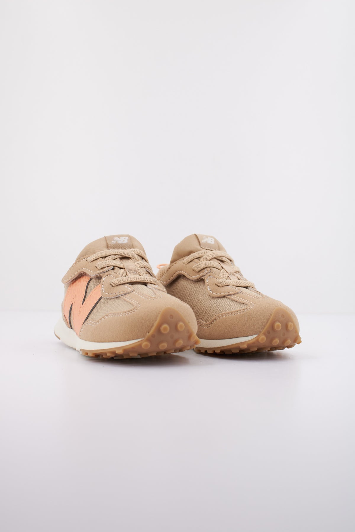 NEW BALANCE NW WO en color MARRON CLARO (2)