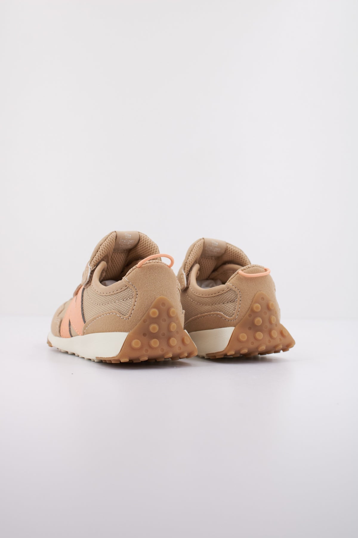 NEW BALANCE NW WO en color MARRON CLARO (4)