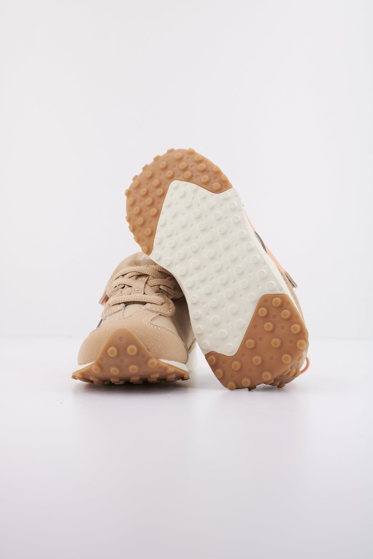 NEW BALANCE NW WO en color MARRON CLARO (5)