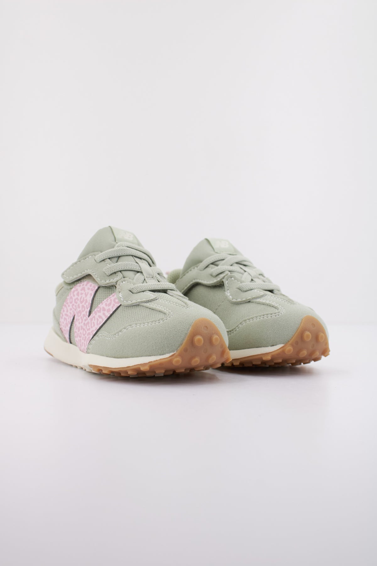 NEW BALANCE NW WT en color VERDE (2)