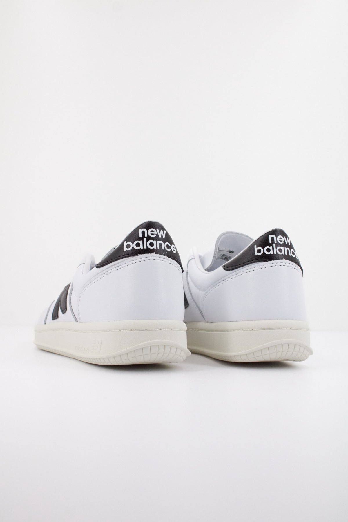 NEW BALANCE CT CLA en color BLANCO (4)