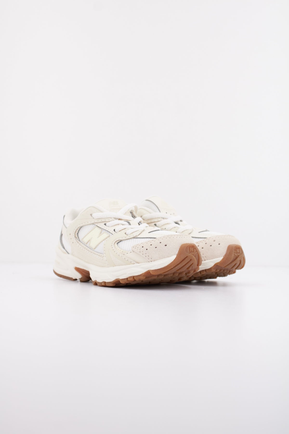 NEW BALANCE IZ en color BLANCO (2)