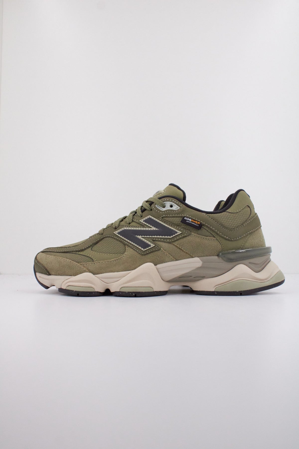 NEW BALANCE U en color VERDE (1)