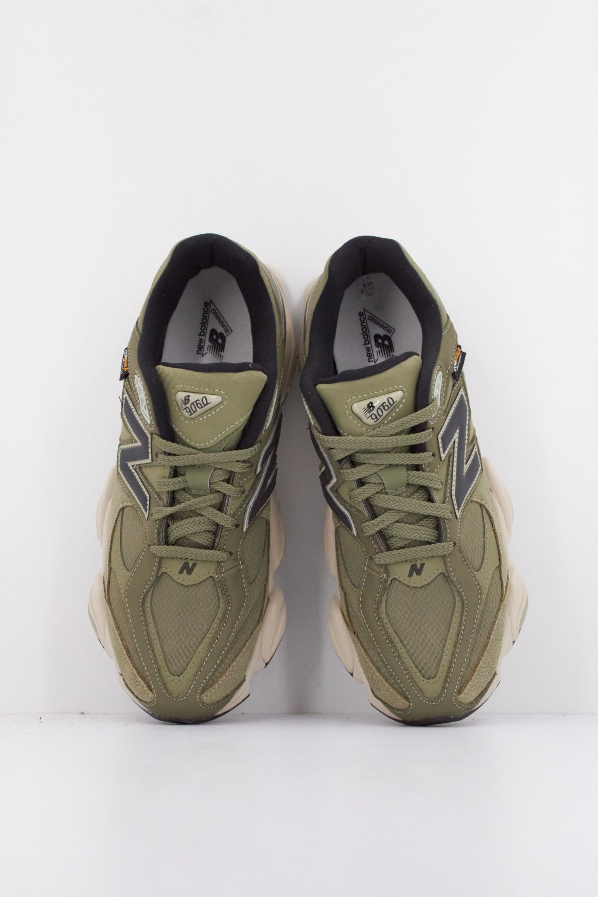 NEW BALANCE U en color VERDE (3)