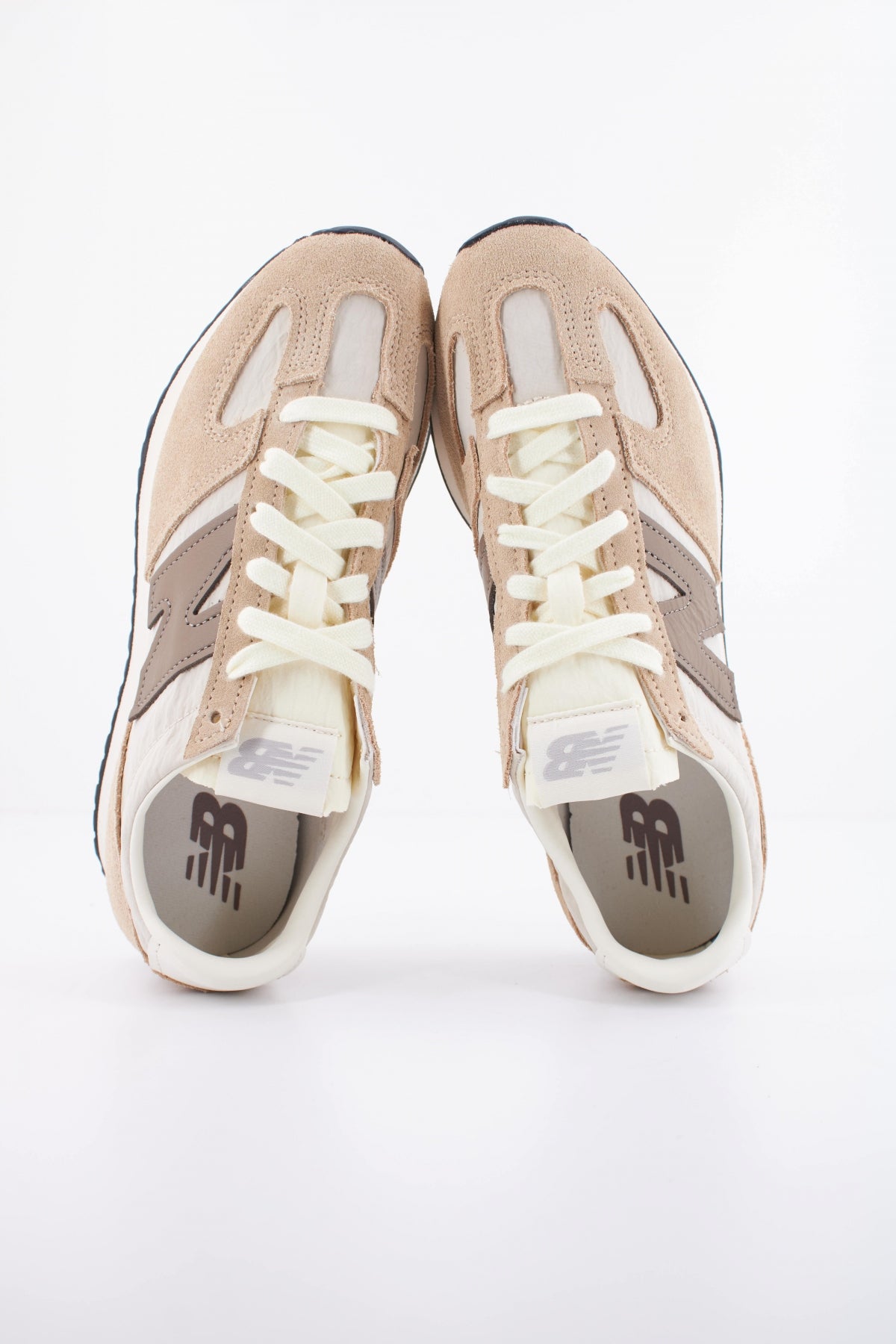 NEW BALANCE U AI en color MARRON (3)